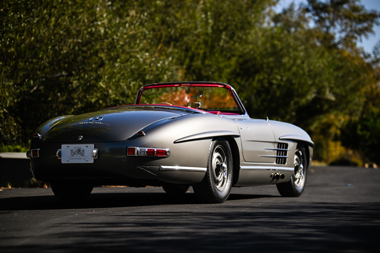 grundfor-mercedes-300sl-roadster-metallic-gray-235