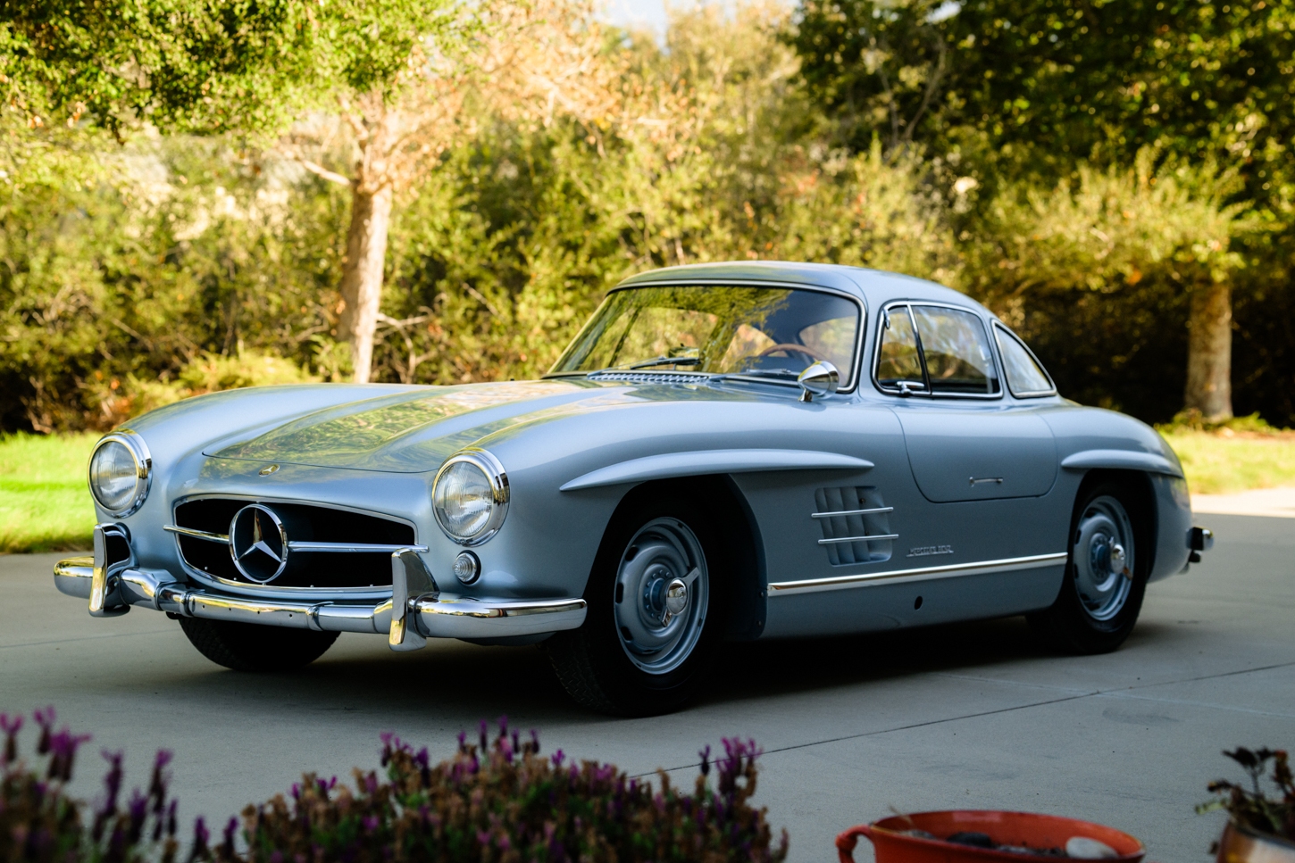 grundfor-mercedes-300sl-gullwing-light-blue-plaid-079