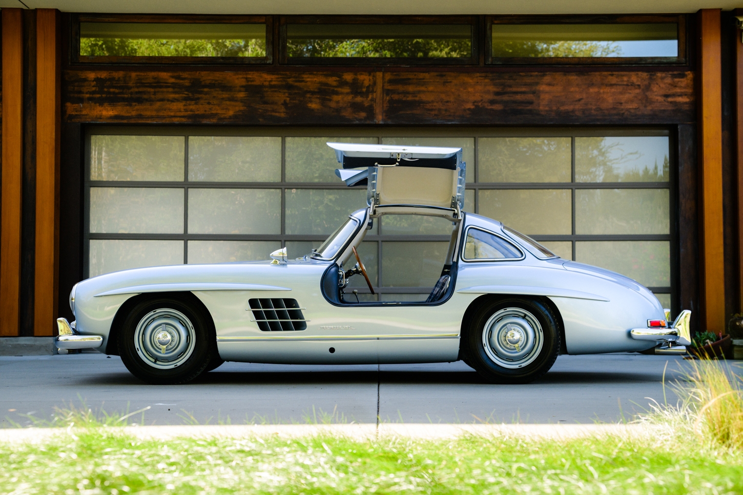 grundfor-mercedes-300sl-gullwing-light-blue-plaid-142