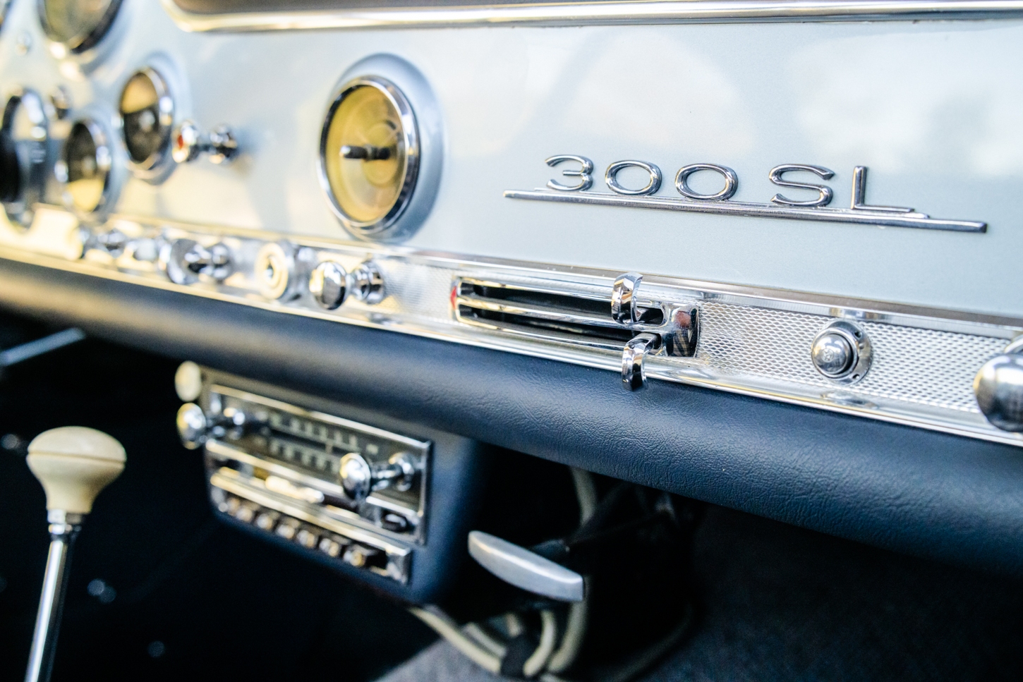 grundfor-mercedes-300sl-gullwing-light-blue-plaid-205