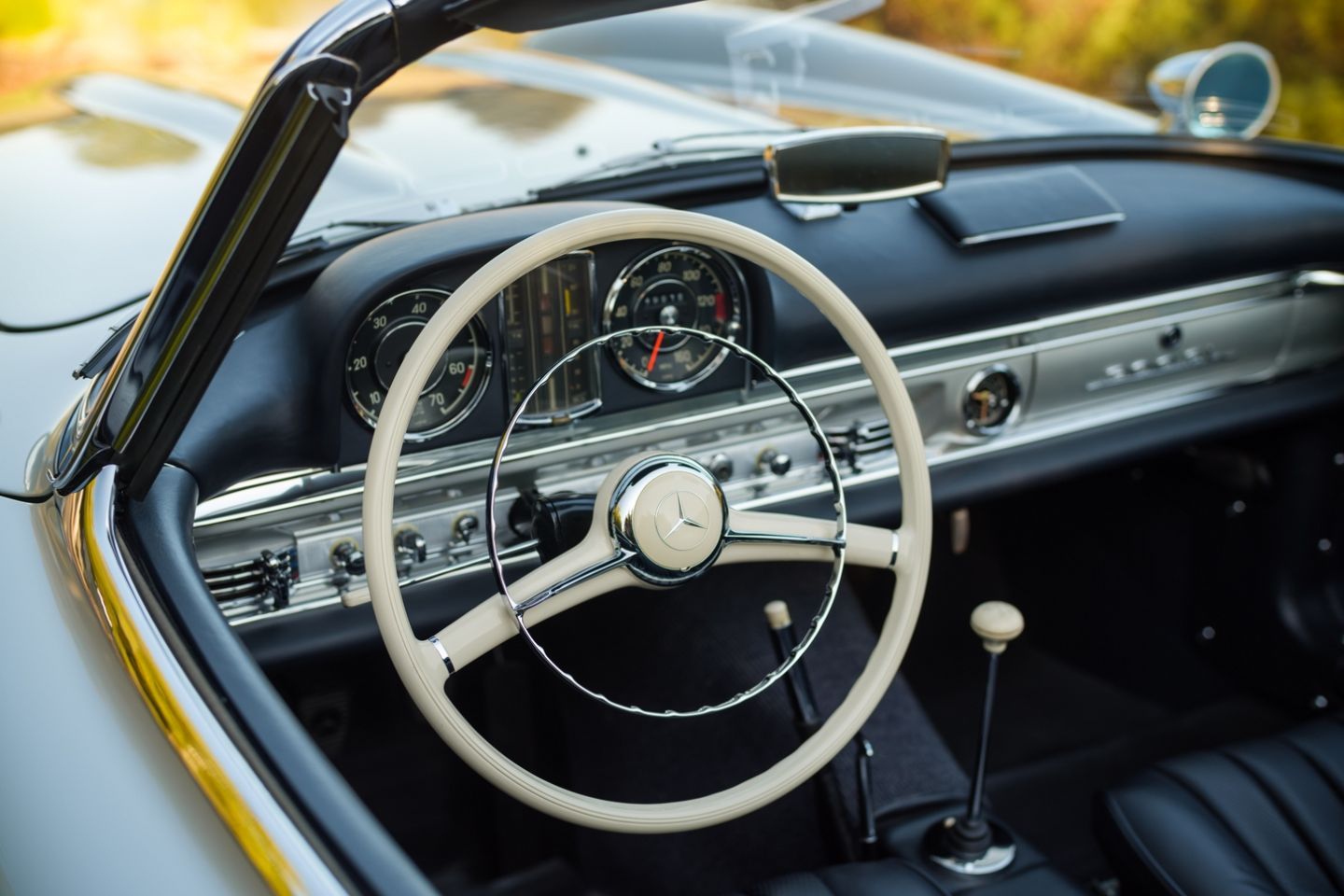 SOLD 1961 Mercedes-Benz 300SL Roadster - Scott Grundfor 