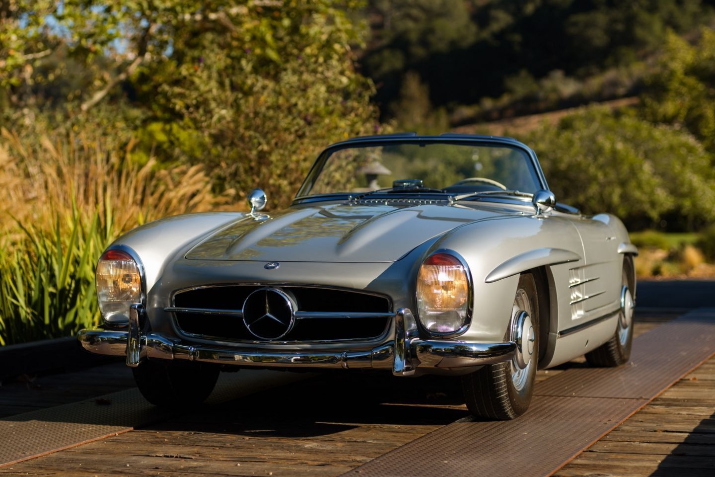 SOLD 1961 Mercedes-Benz 300SL Roadster - Scott Grundfor 