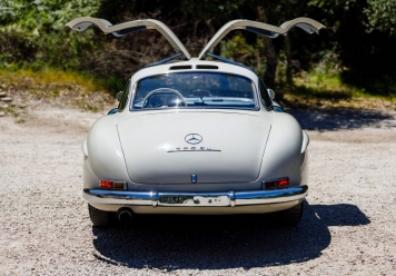 grundfor-20200505-300sl-gullwing-pearl-197