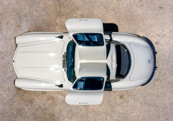 grundfor-20200505-300sl-gullwing-pearl-546