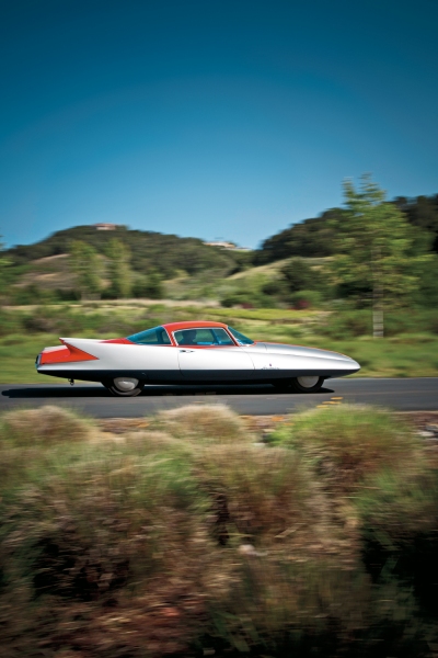 1955-ghia-gilda-side-in-motion