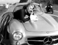 Sophia-Loren-Mercedes-300SL-Gullwing-Leaning