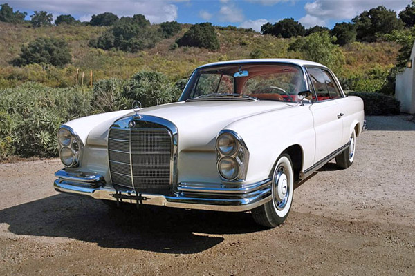 1961 Mercedes-Benz 220SEb Coupe