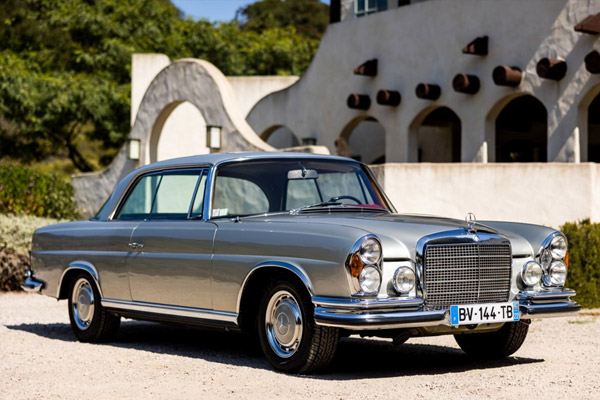 1970 Mercedes-Benz 280SE 3.5 Sunroof Coupe