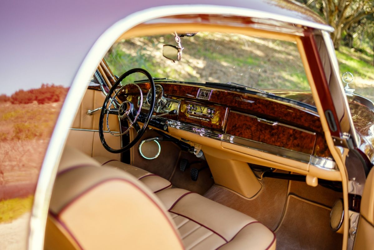 1956 Mercedes-Benz 300Sc Coupe - Interior Peek