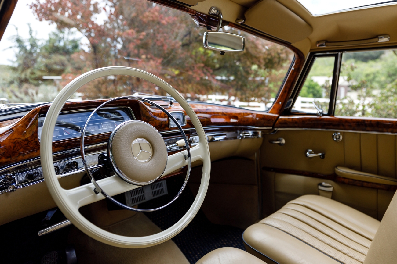 1960 Mercedes-Benz 220 SE Sunroof Coupe