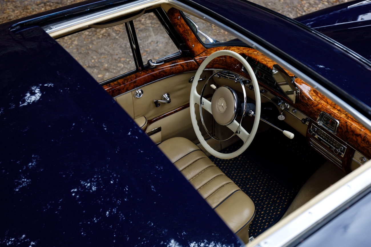 1960 Mercedes-Benz 220 SE Sunroof Coupe