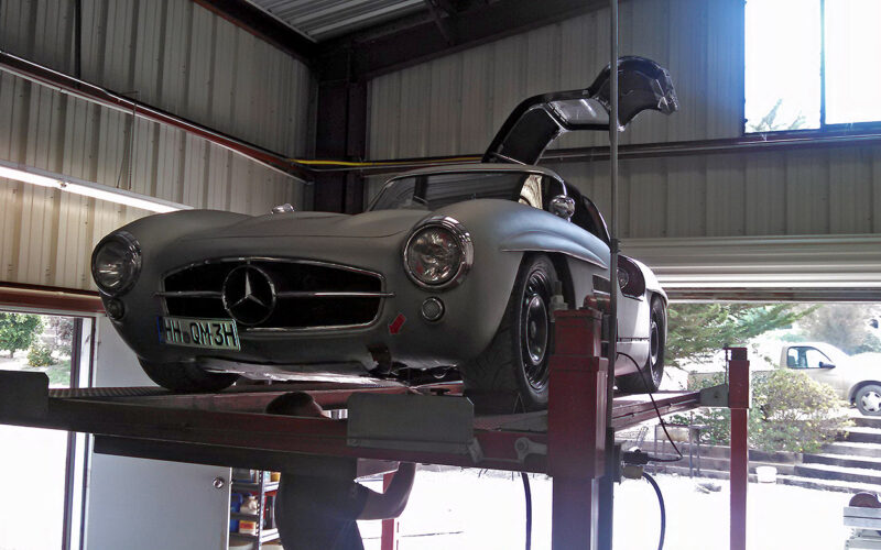 HK Engineering 300Sl Gullwing Race Car