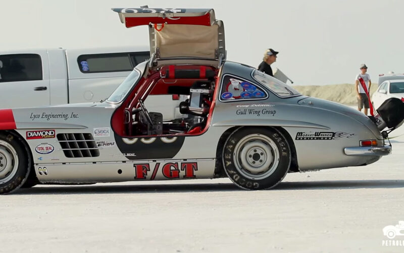 300SL Gullwing in the Salt Flats